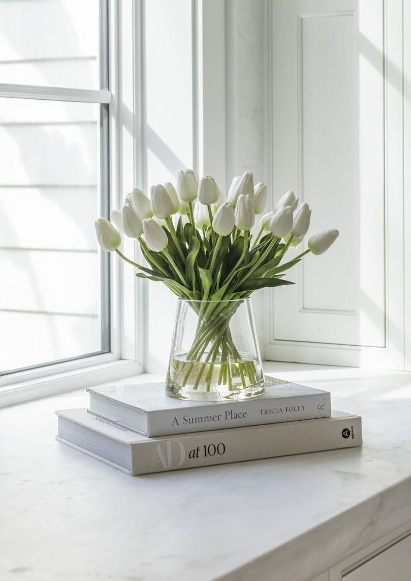 kaarshouder als vaas, bloemen in kaarshouder, wattenstaafjes in kaarshouder